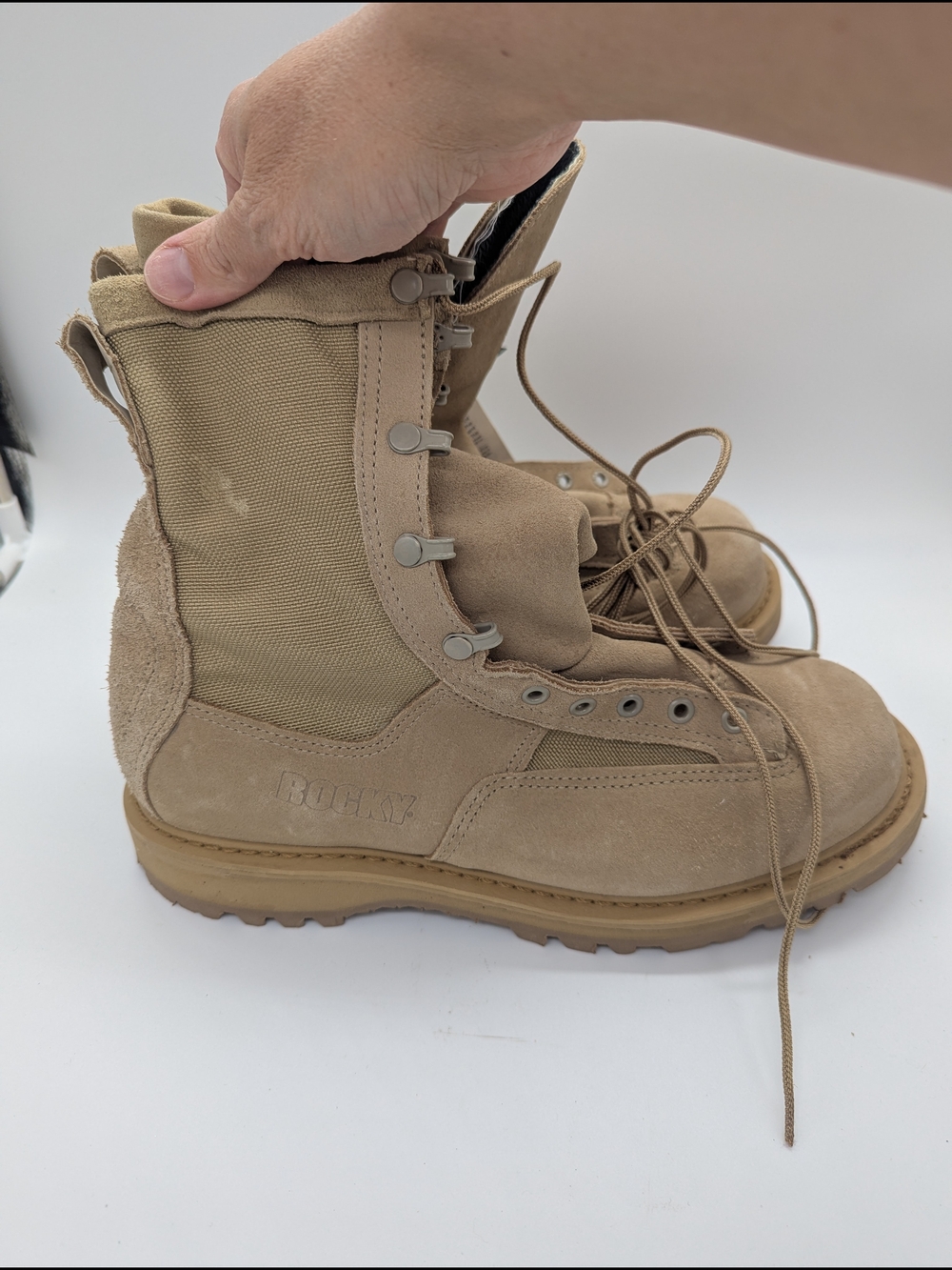 Rocky Army Combat Boots Tan Vibram Sole Goretex Size 9.5W NWT Military USA